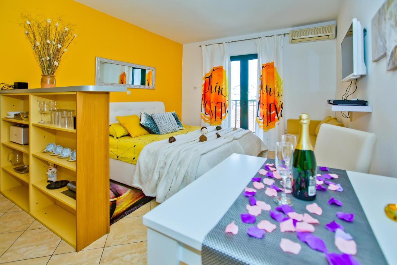 Villa Softic Hvar ฮวาร์ ภายนอก รูปภาพ