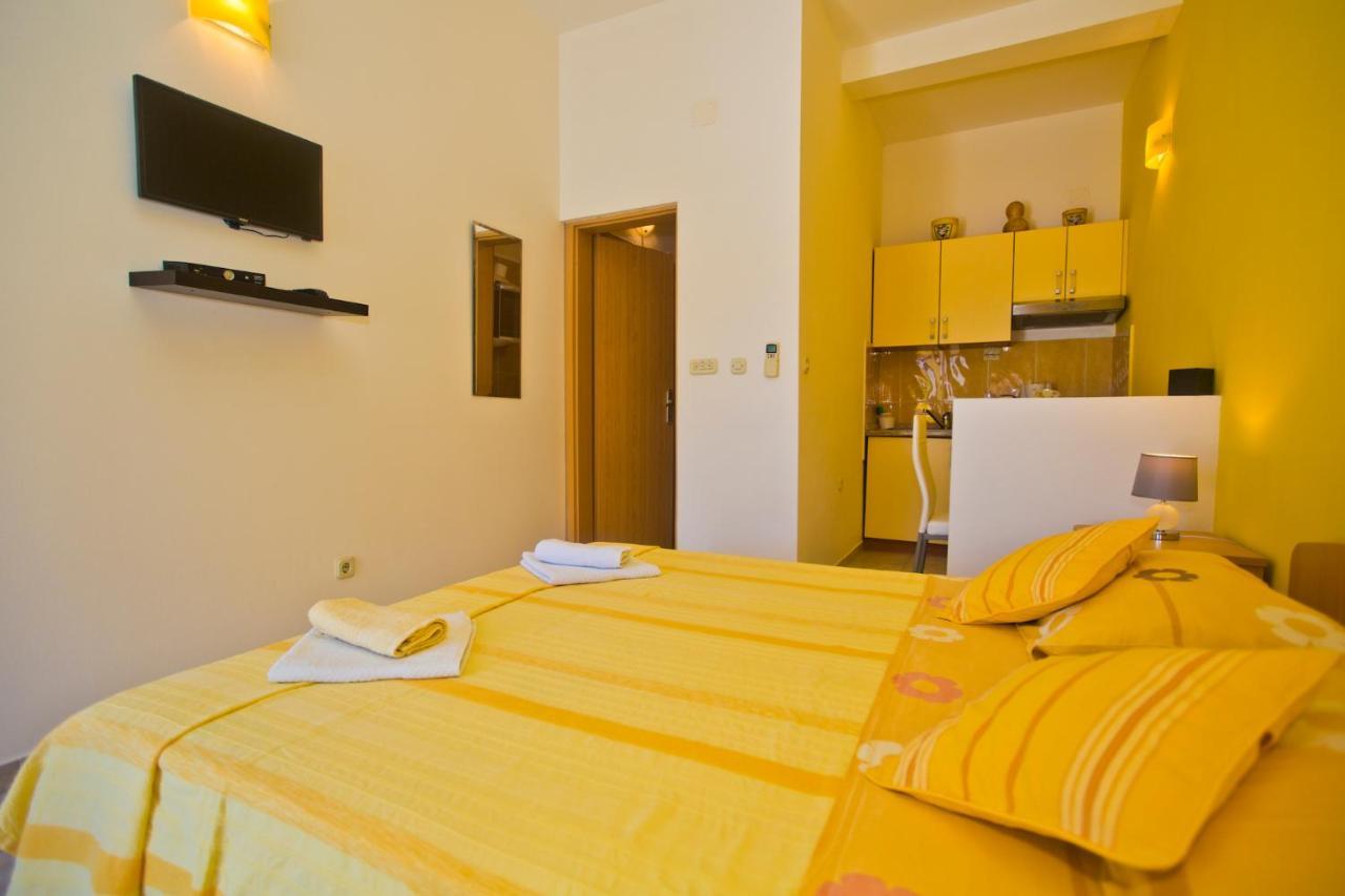 Villa Softic Hvar ฮวาร์ ภายนอก รูปภาพ