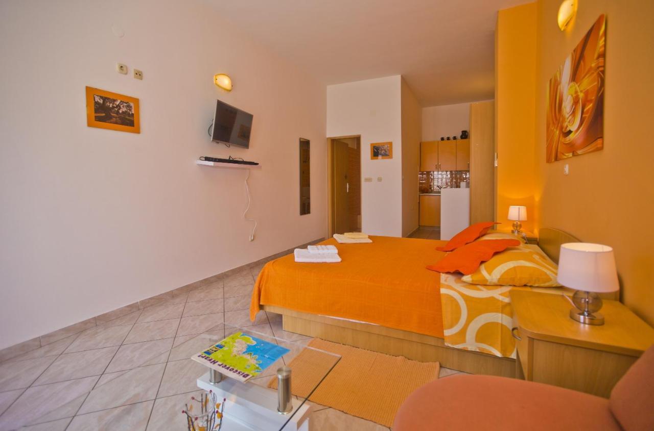 Villa Softic Hvar ฮวาร์ ภายนอก รูปภาพ